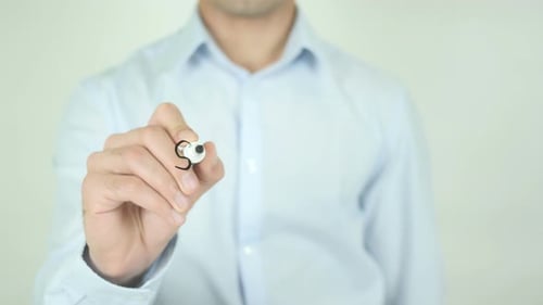 Alerta de fraude, escrevendo na tela
