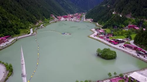 TURQUIE Trabzon Uzungöl par temps brumeux