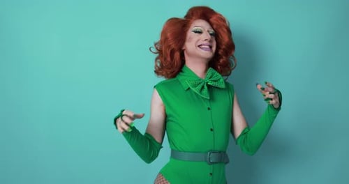 Happy Drag Queen Tanzen - Lgbtq und Gay Pride Konzept