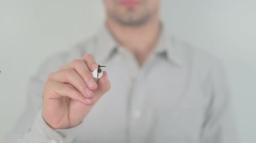 Prognose mit der Hand auf dem Bildschirm schreiben