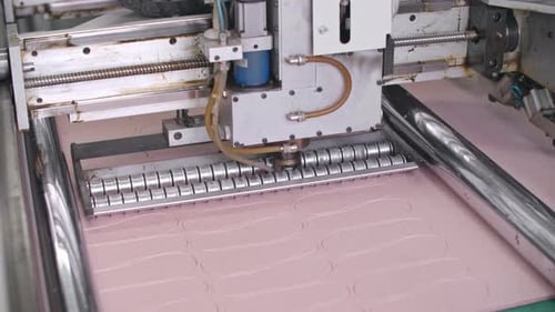 Operating Insole Making Machine