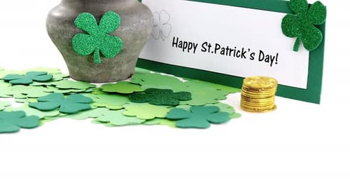 Message de bonne Saint-Patrick avec un pot en or pour les farfadets