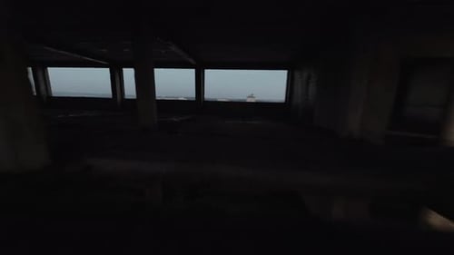 FPV Drone Flies Maneuverable Through an Abandoned Building