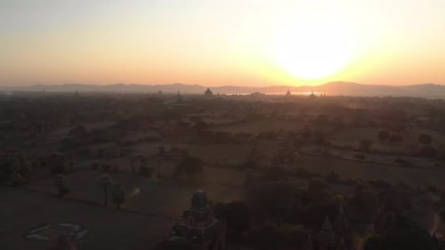 Vue aérienne du site du vieux temple de Bagan.