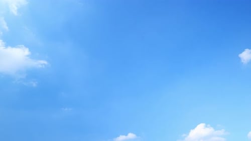 Lapso de tempo no céu de 4K, fundo bonito, lapso de tempo do céu de arranha-céus.