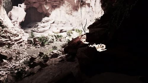 Höhle in einem erloschenen Vulkan auf der Insel