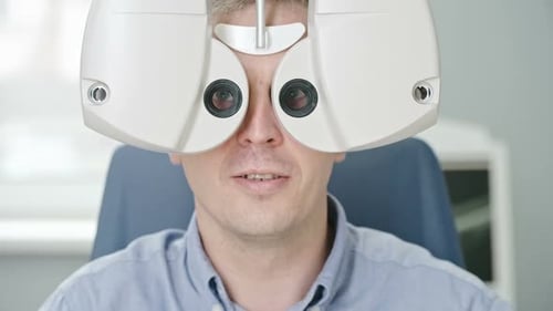 Sehtest mit automatisiertem Phoropter