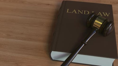 LAND LAW Libro y mazo de corte