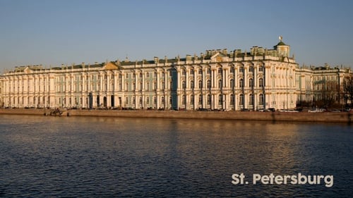 Hermitage y tráfico de la ciudad
