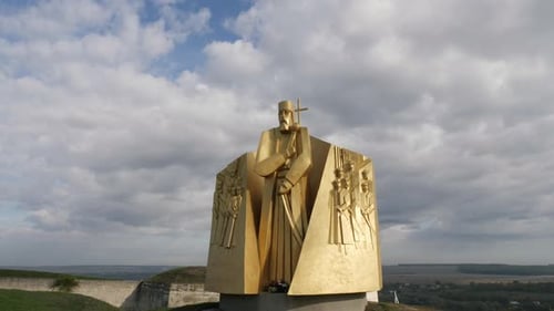 Monument à la forteresse de Kho