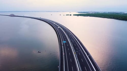 Vue aérienne du pont de l'autoroute Sunset de Bali 2,7 km