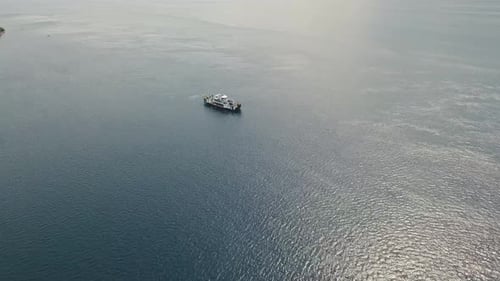 Fähre, im Meer Gilimanuk. Bali, Indonesien.