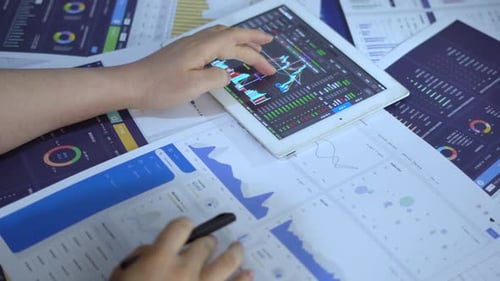 Investigación sobre el análisis de datos financieros de un operador bursátil Business Finance Stock