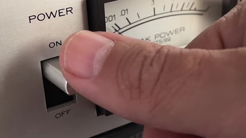 Turn off the beautiful vintage hi fi amplifier.