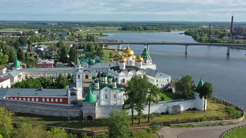 Vue aérienne du monastère d'Ipatievsky à Kostroma
