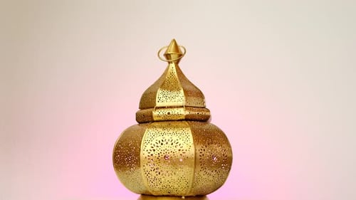 Ramadan-Zeit. Muslimische Lampe. Muslimische goldene Laterne Mubarak