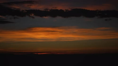Lapso de salida del sol de noche a día