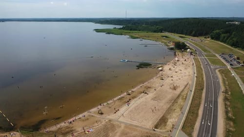 Vista desde arriba de la ciudad de Braslav en verano, región de Vitebsk, Bielorrusia