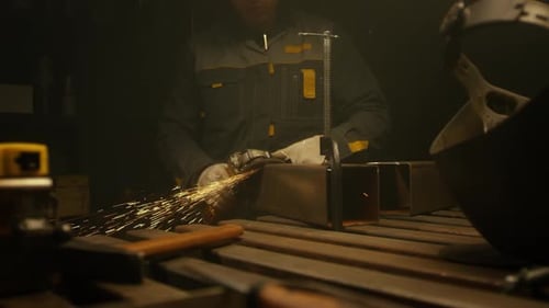 Worker Schleifeisen