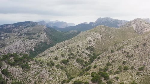 Rocky Mountain Ranges of the Ocean Dron Video