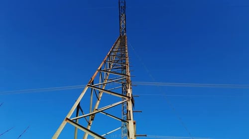 High Voltage Electric Tower With Insulators