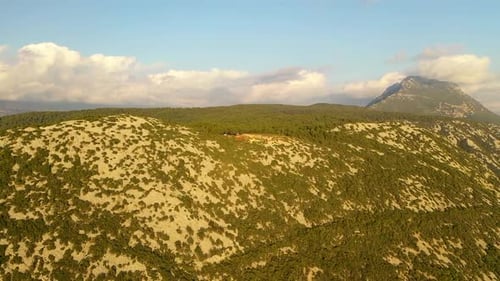 Vue aérienne de terrain montagneux en Turquie