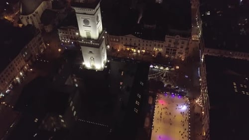 Vue aérienne de la ville : Lviv, Ukraine, place Rynok, destination touristique populaire à Noël