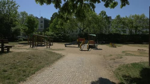 Aire de jeux dans un parc