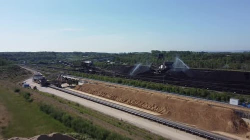 Grandes pelles à godets dans la mine de lignite à ciel ouvert de Hambach près de Düren