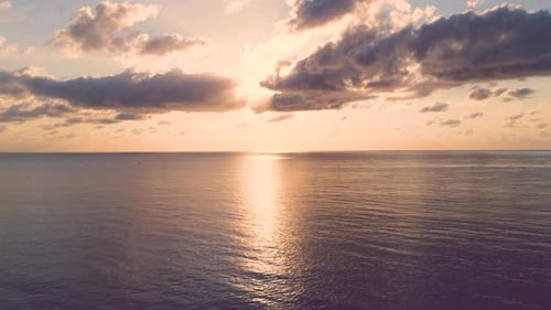 Sonnenuntergang über dem Meer