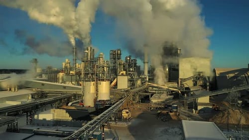 Sobrevolando una gran empresa industrial