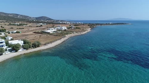La plage de Naxos dans les Cyclades en Grèce vue du ciel