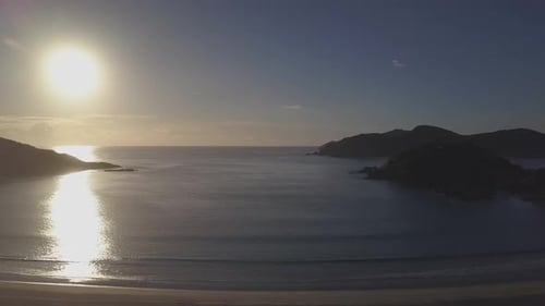 Pôr do sol na baía