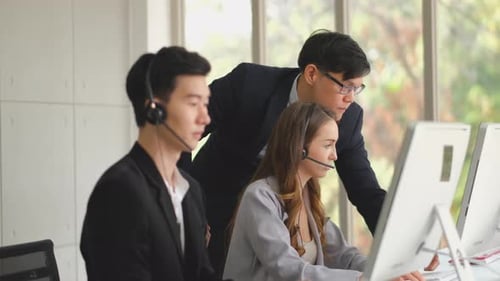 Chief help and support his operator team for good working with day light