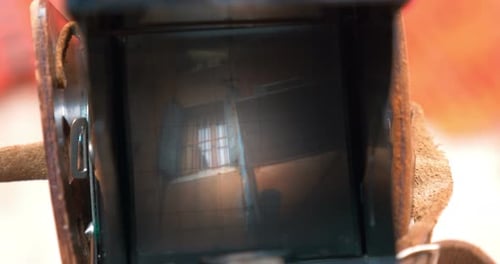 Tirando fotos ou fazendo vídeo com uma câmera retrô