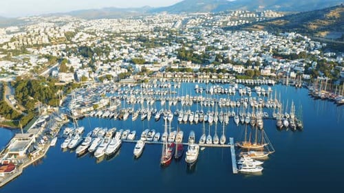 Bodrum Bay mit festgemachten Yachten