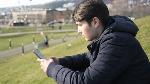 Verbringen Sie Zeit mit Telefon
