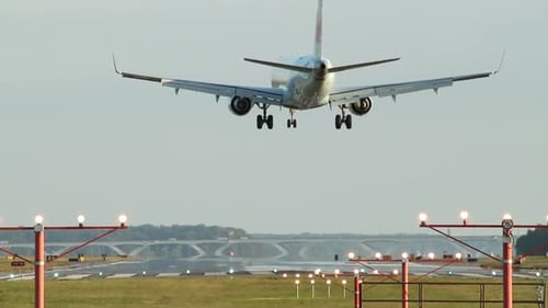 Landung eines
Business-Jet-Flugzeugs.