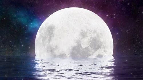 Lune au-dessus de la mer 4K