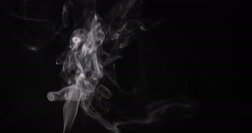 Effekt von Rauch, der mit einem Welleneffekt verblasst. Hervorragend geeignet für das Compositing in Ihr Projekt