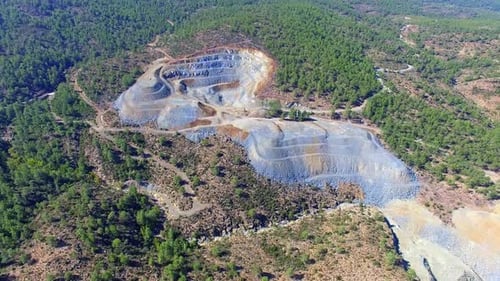 Minería a cielo abierto: vistas aéreas en cascada 02