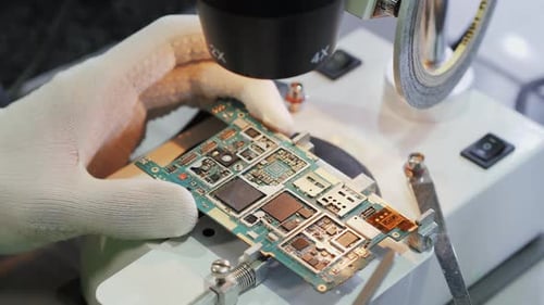 BGA Chip Soldering on the Soldering Station. Removal of Temperature From the Chip Thermocouple