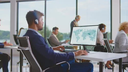 Per Headset mit Kunden sprechen