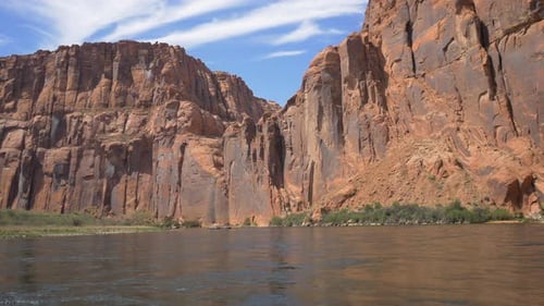Schroffe Klippen am Colorado River