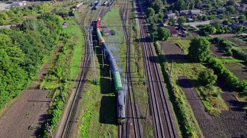 Luftaufnahme von Güterzügen