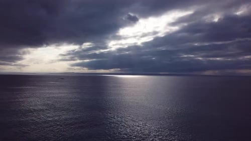 Bewölkter Tag mit Sonne 4k