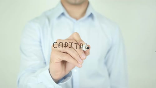 Capital, Writing On Screen