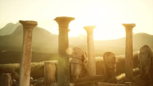Ruines du vieux temple romain au coucher du soleil