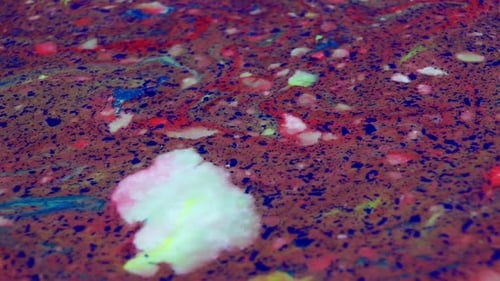 Abstrakte bunte Farbe, die Farbe wirbelt und explodiert