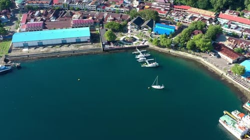 AH - Vista aérea del puerto en la bahía de Sabang 07
